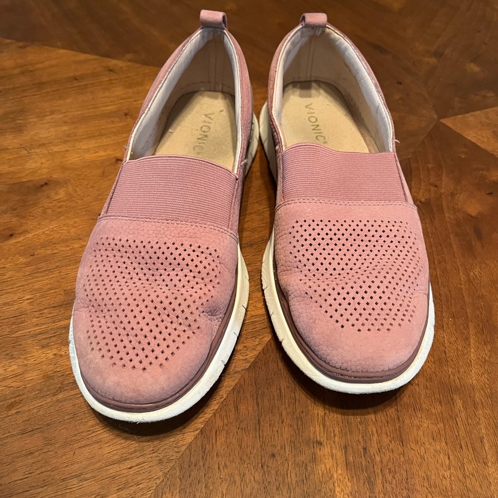 Vionic Size 9 - image 3